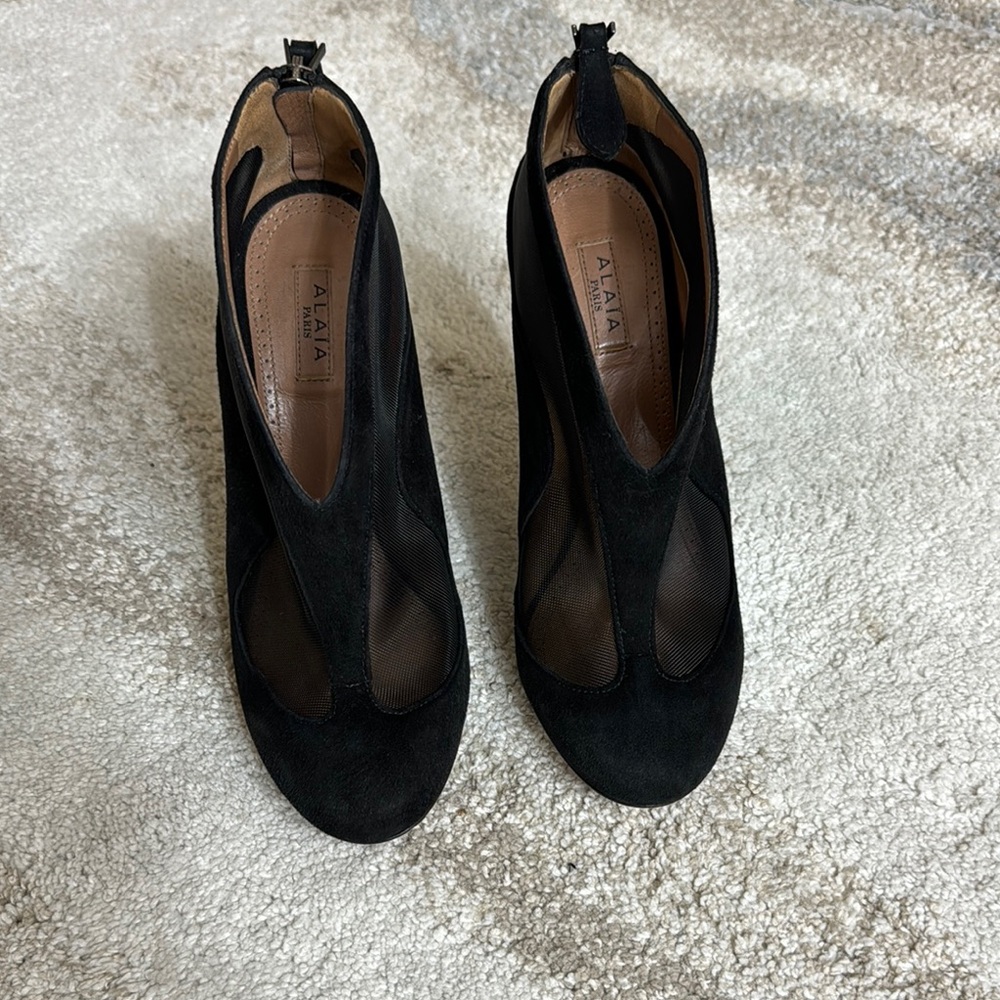 Alaia Paris Black Suede Ankle Booties with V-Cut Opening, 7